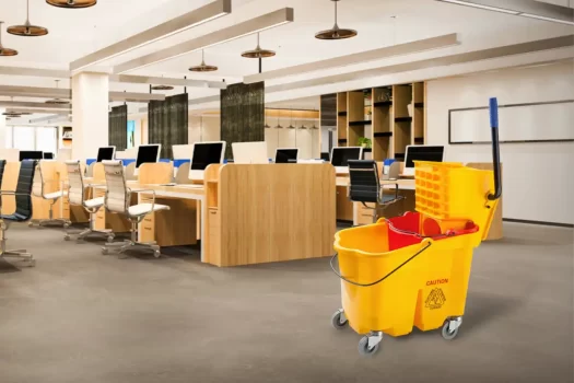 Balde espremedor da SuperPro em um escritório moderno.