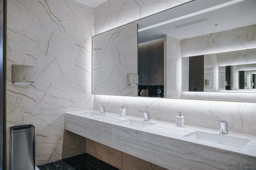 Como limpar espelho? Confira 4 dicas