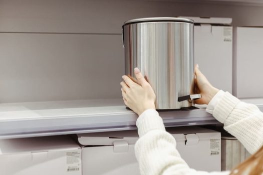 Conheça os benefícios das lixeiras de inox