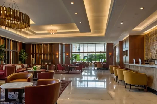 Recepção de um hotel moderno, representando os produtos de limpeza para hotelaria.